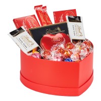 Кутија со Lindt чоколади „Слатко признание“