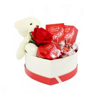 Кутија со мече „Срце полно љубов“