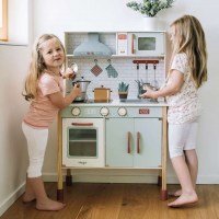 Детска дрвена кујна – Совршено катче за мали готвачи