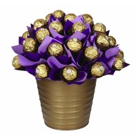 Чоколаден аранжман со Ferrero Rocher 